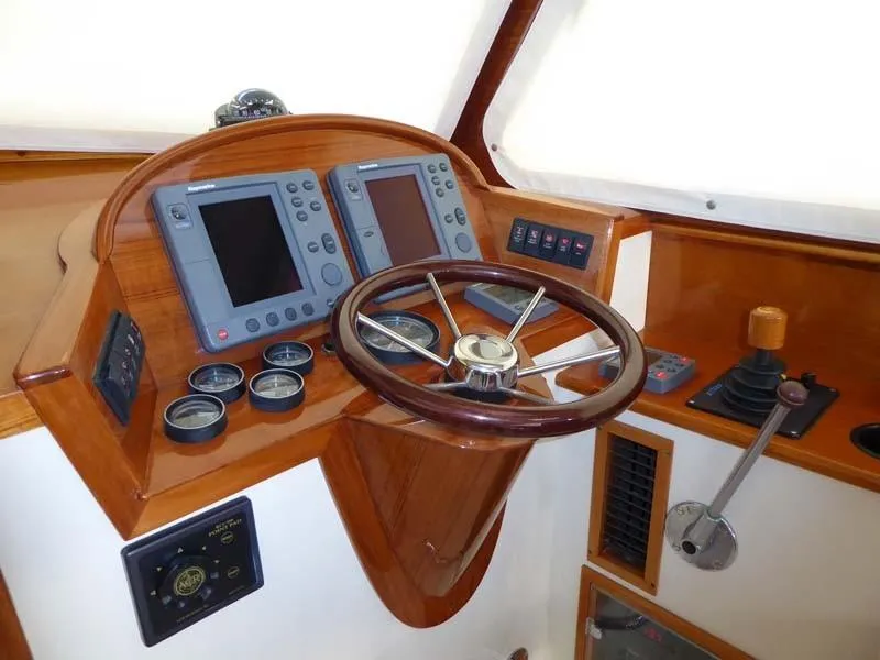 2003 Hinckley Picnic Boat 36 EP