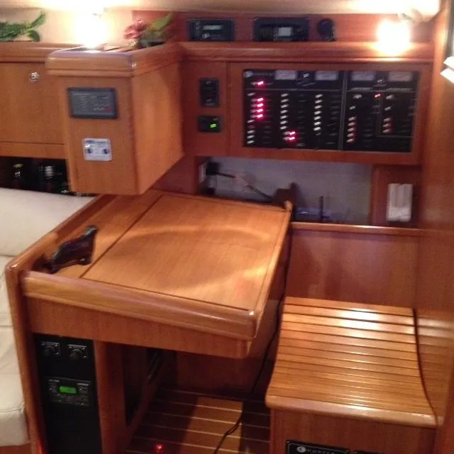 2003 Hunter 466