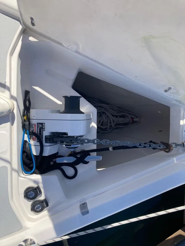 2003 Hunter 466