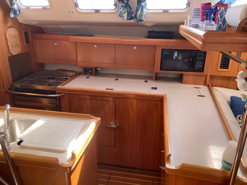 2003 Hunter 466
