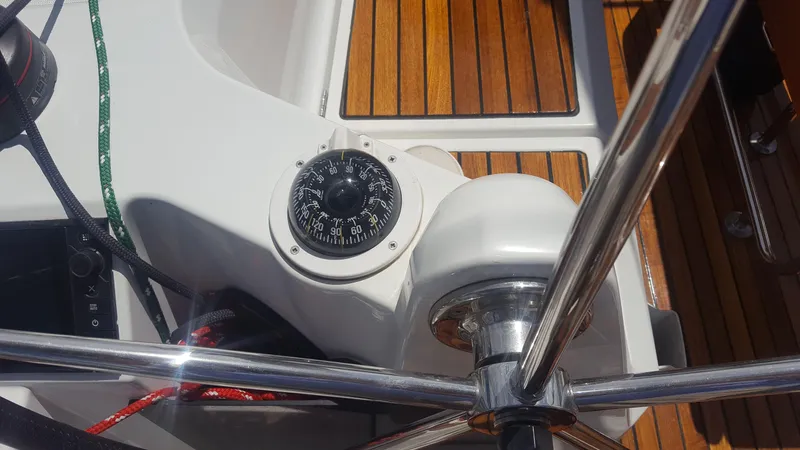 Wheel compass
