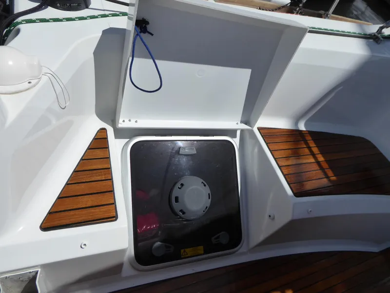 Hatch to interior compartment 2