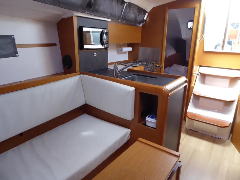 Interior to aft cabin
