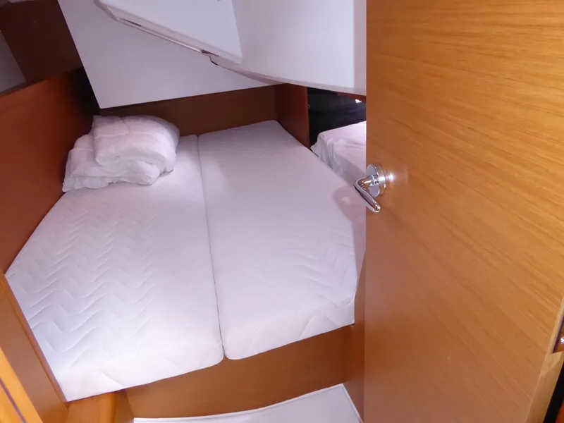 2015 Jeanneau 349 Sun Odyssey