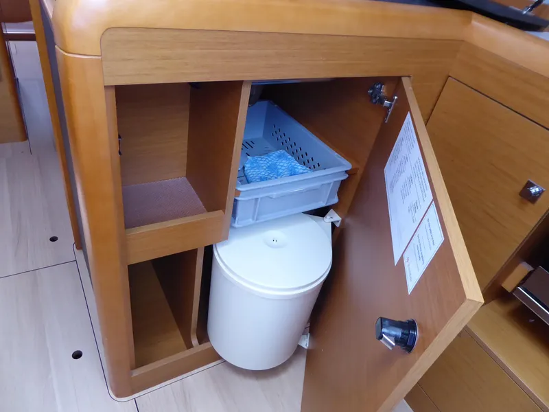 Galley storage, trash