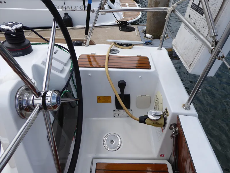 Controls cockpit