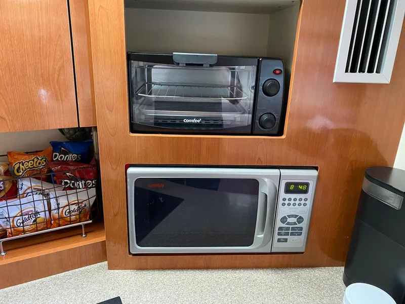2005 Maxum 3100 SCR