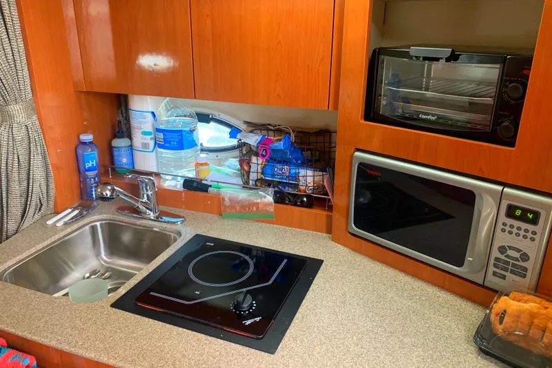 2005 Maxum 3100 SCR