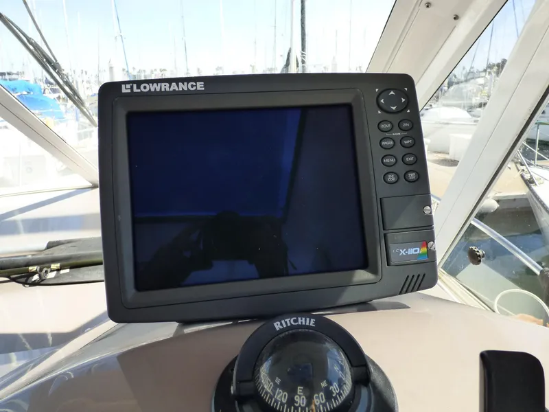 1997 Carver 28 Mid Cabin with Hardtop