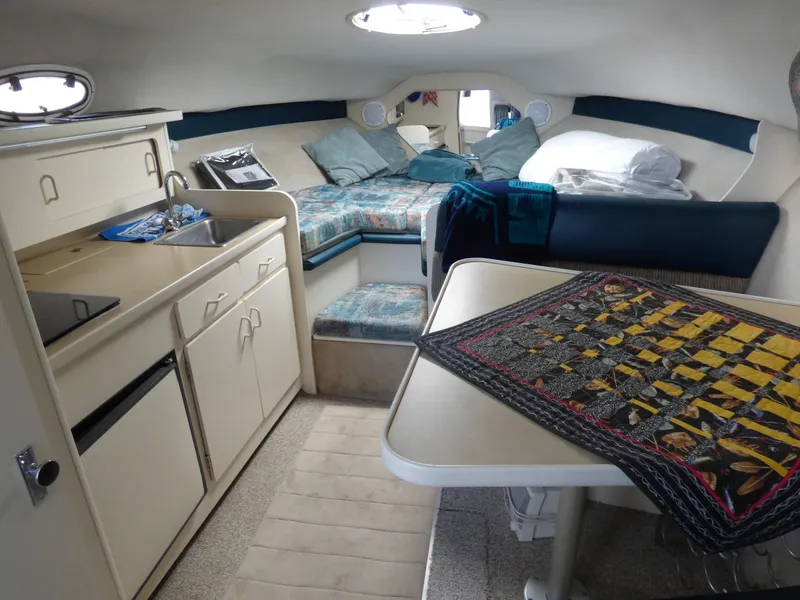 1997 Carver 28 Mid Cabin with Hardtop