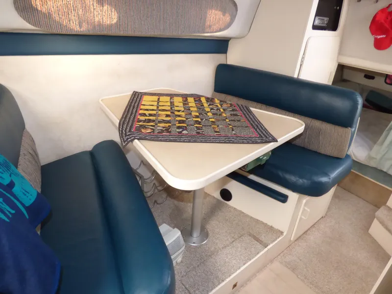 1997 Carver 28 Mid Cabin with Hardtop