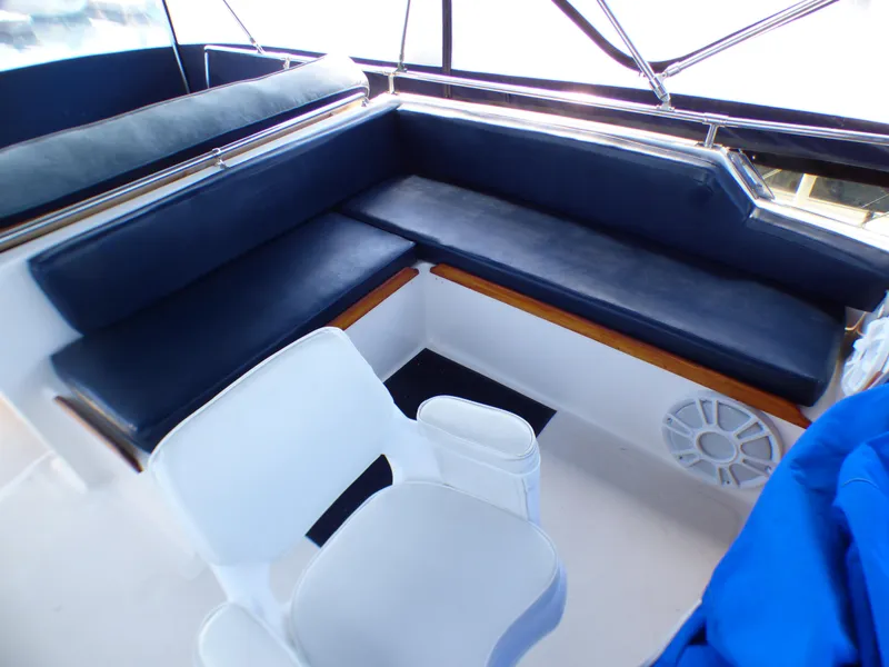Captain's Chair & Bench Seating on Flybridge