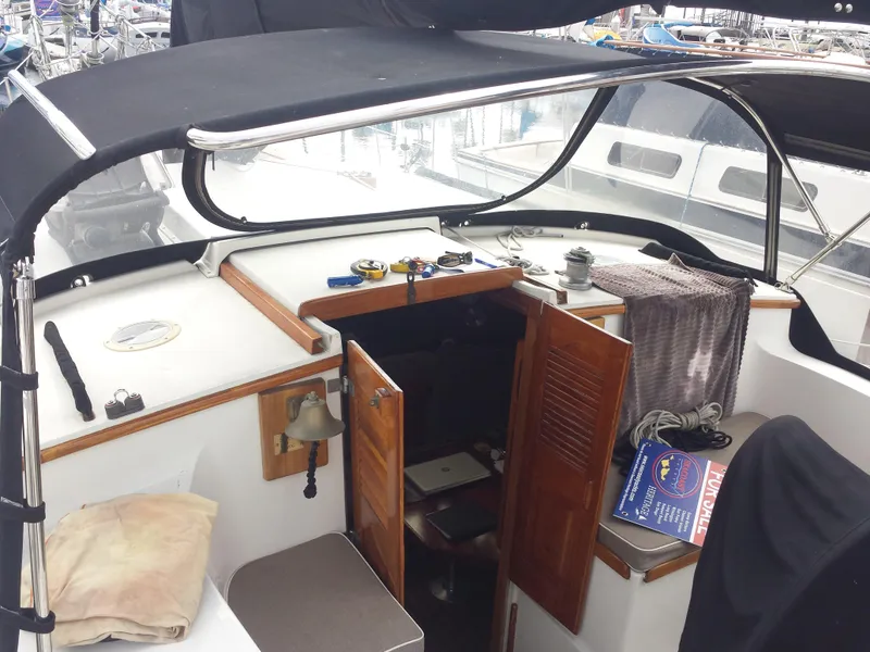 1976 Islander Freeport