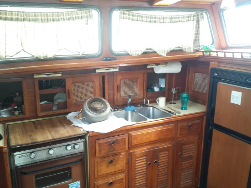 1976 Islander Freeport