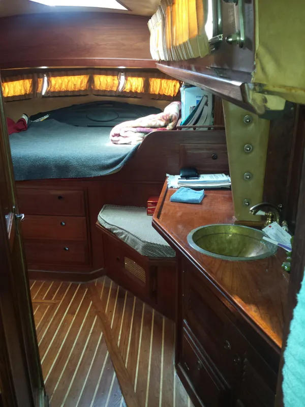 1976 Islander Freeport