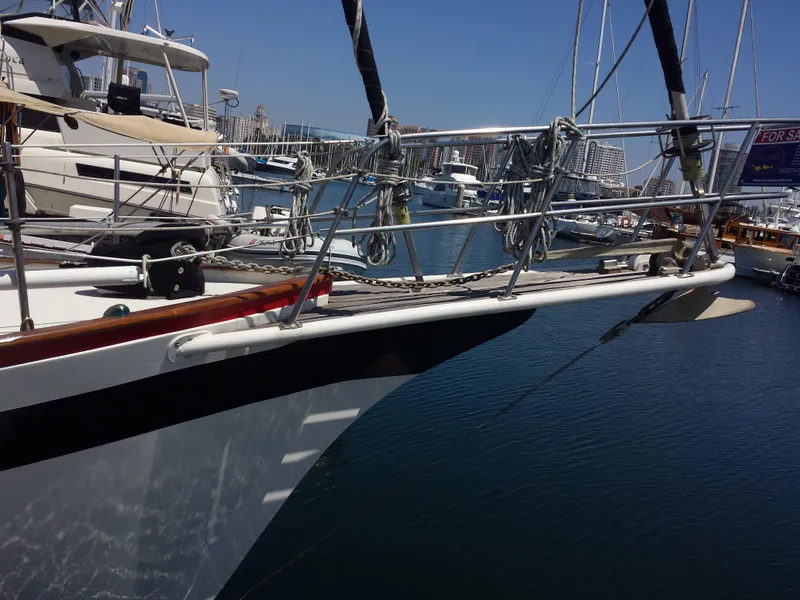1976 Islander Freeport