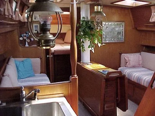 1983 Endeavour Center Cockpit