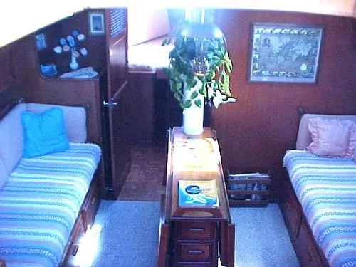 1983 Endeavour Center Cockpit