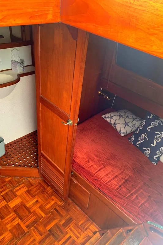 1977 CHB Tri-Cabin 34
