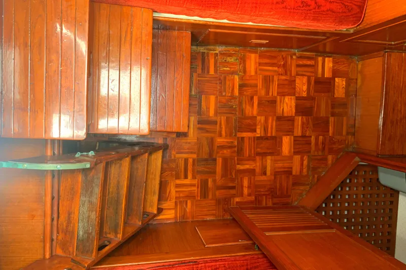 1977 CHB Tri-Cabin 34