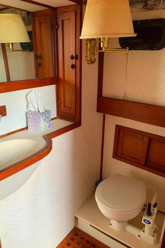 1977 CHB Tri-Cabin 34