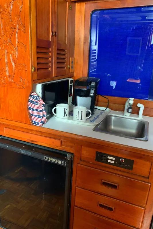 1977 CHB Tri-Cabin 34