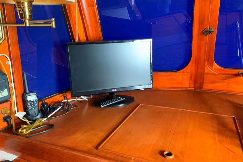 1977 CHB Tri-Cabin 34