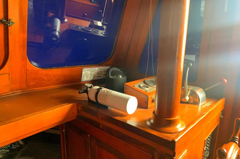 1977 CHB Tri-Cabin 34