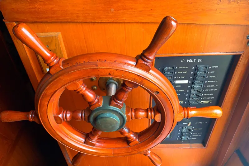 1977 CHB Tri-Cabin 34