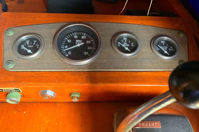 1977 CHB Tri-Cabin 34