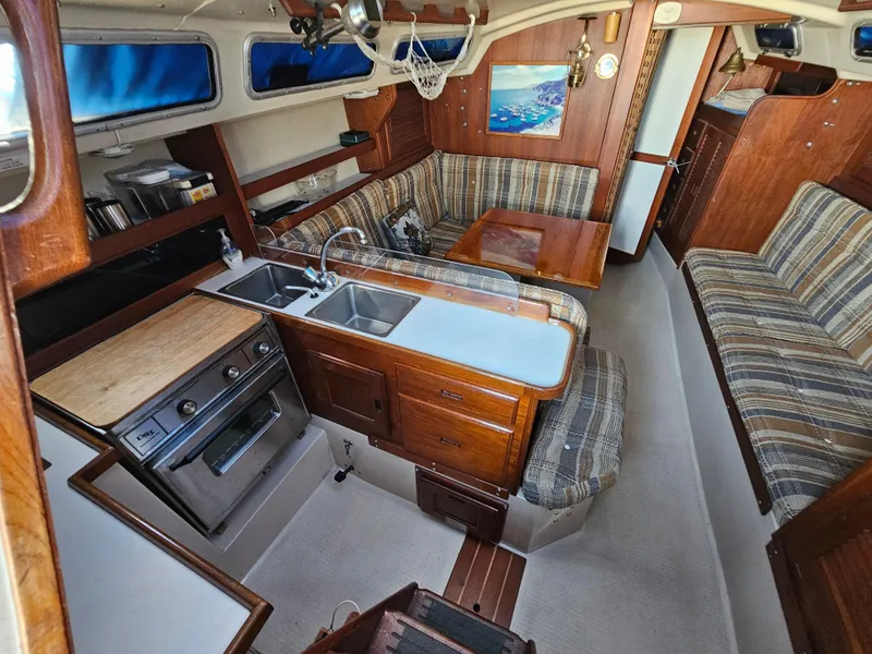1986 Catalina 30