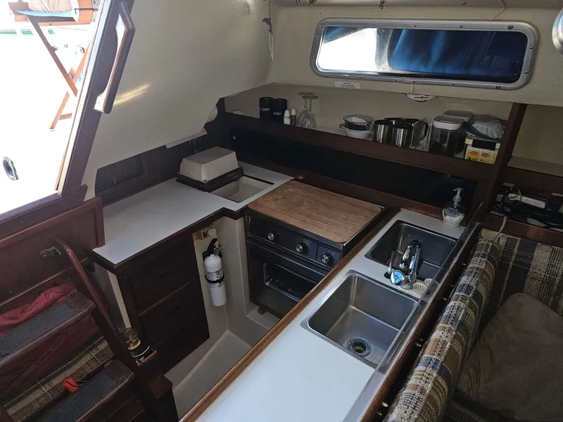 1986 Catalina 30
