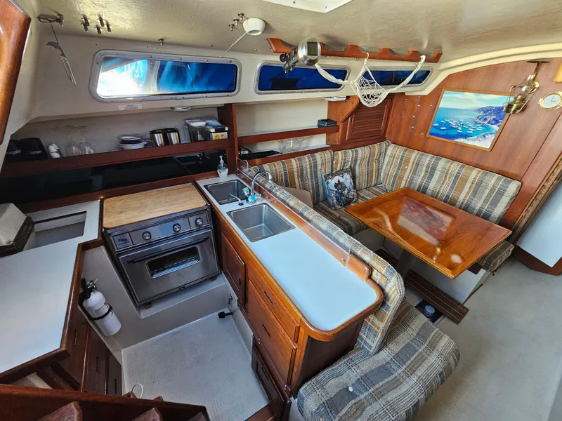 1986 Catalina 30