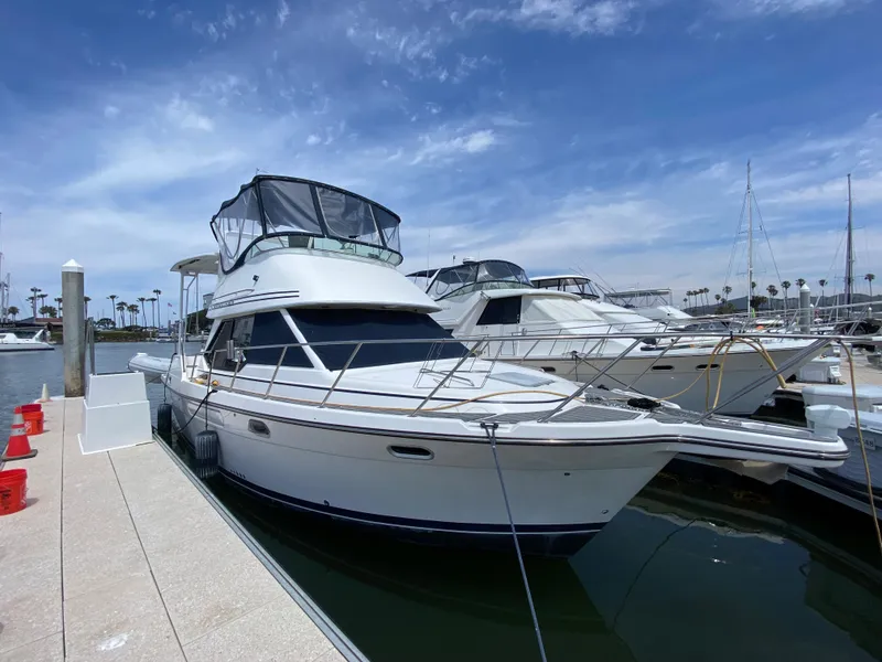 2001 Bayliner 4087 Aft Cabin Motoryacht