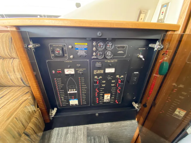 Ships electric service