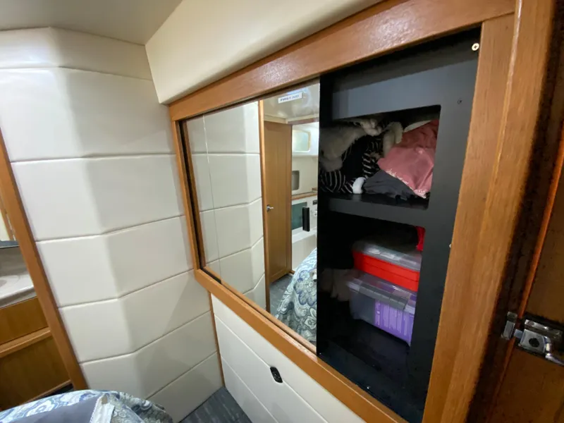 Aft stateroom storage