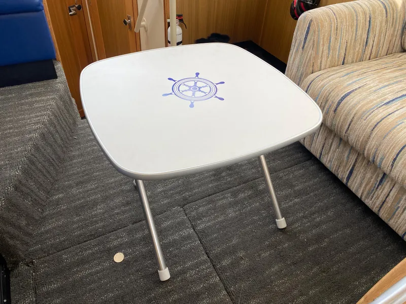 Cockpit table