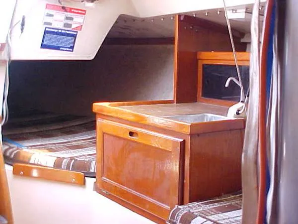 1983 Capri 30