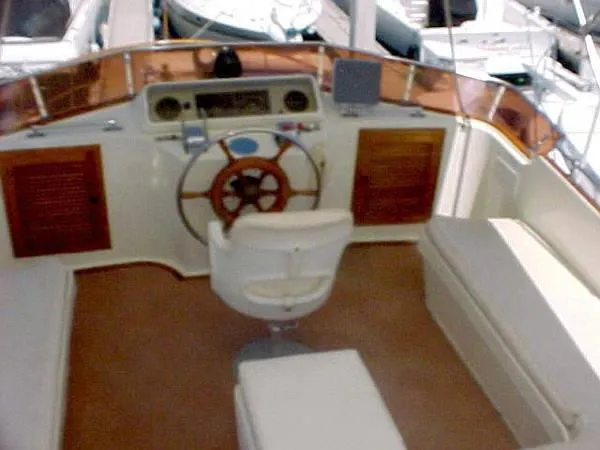 1984 SPINDRIFT / KHA SHING Cockpit motoryacht