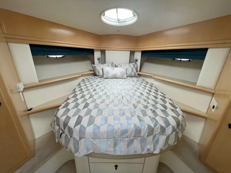 1998 Carver 455 Motor Yacht