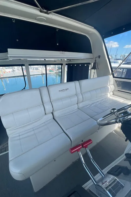 1998 Carver 455 Motor Yacht