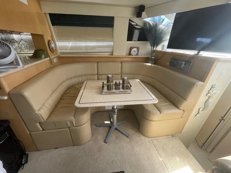 1998 Carver 455 Motor Yacht