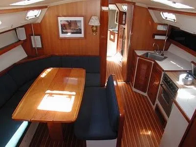 1989 Catalina 42 Tri Cabin