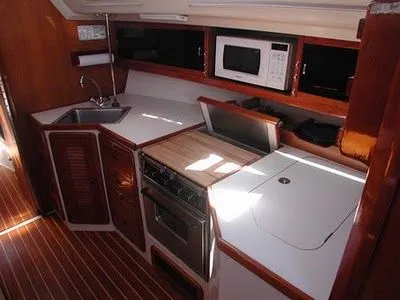 1989 Catalina 42 Tri Cabin