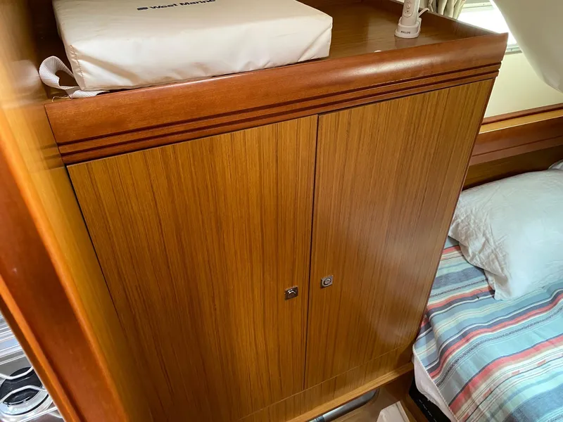 Aft hanging locker