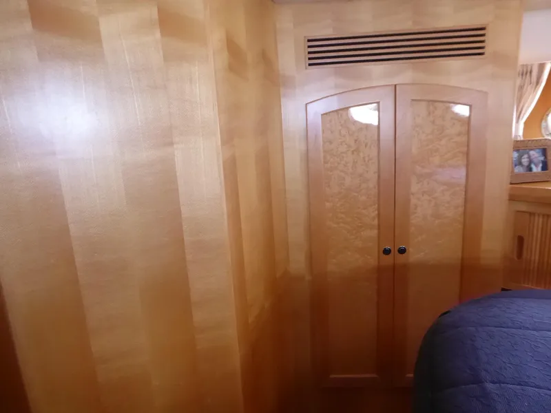 Hanging locker master