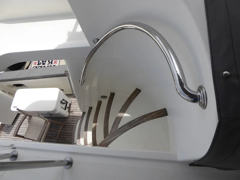Stairs from flybridge to cockpit