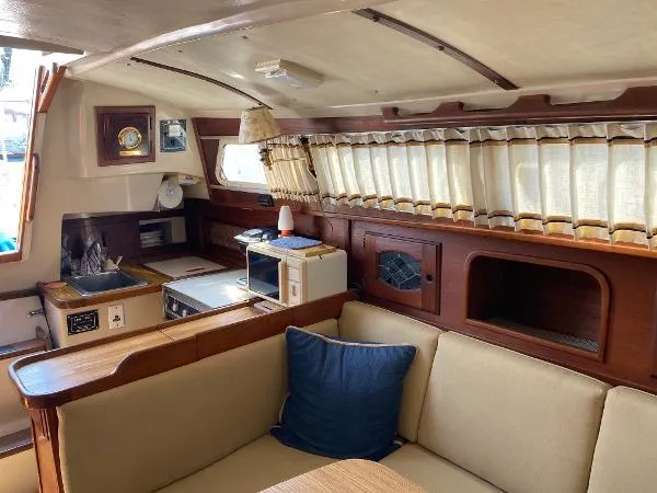 1985 Newport Sloop