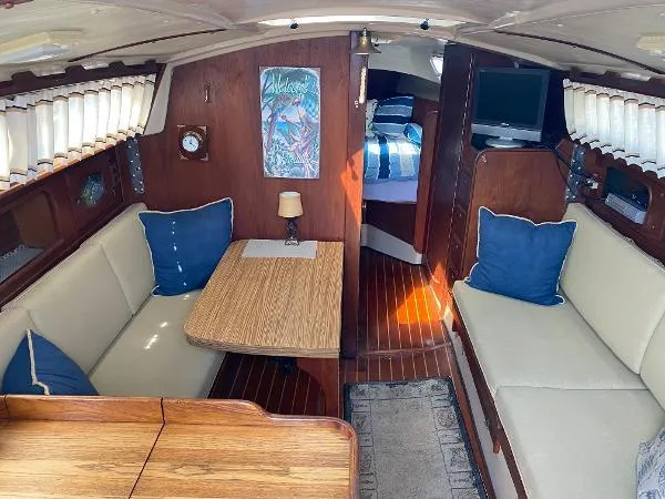 1985 Newport Sloop