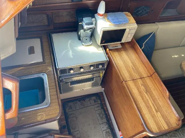 1985 Newport Sloop